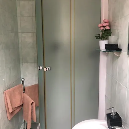 Πανσιόν Villa Lucky *